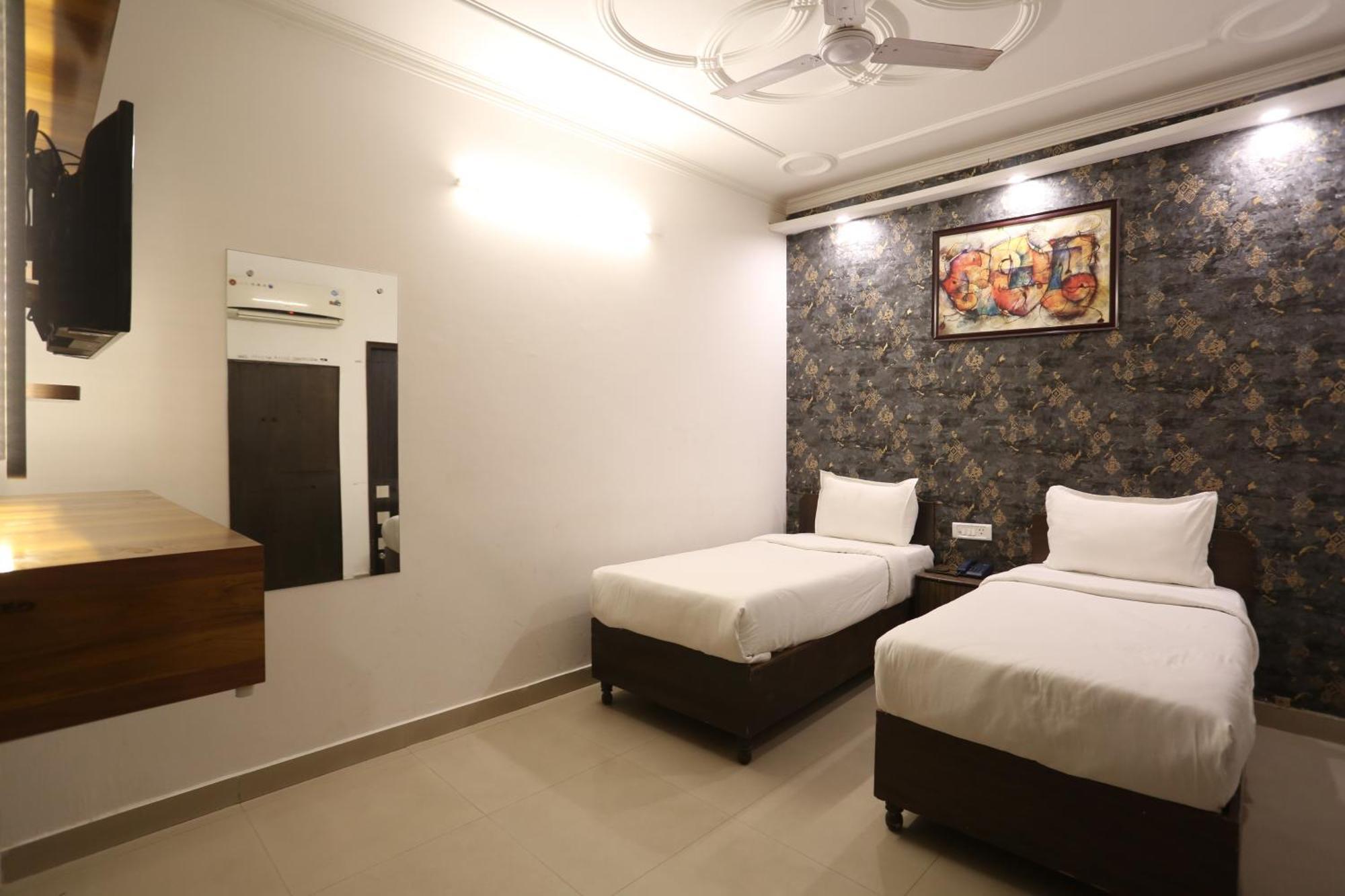 Backpackers - Ink Hotels Delhi Airport By Ss Group Új-Delhi Kültér fotó